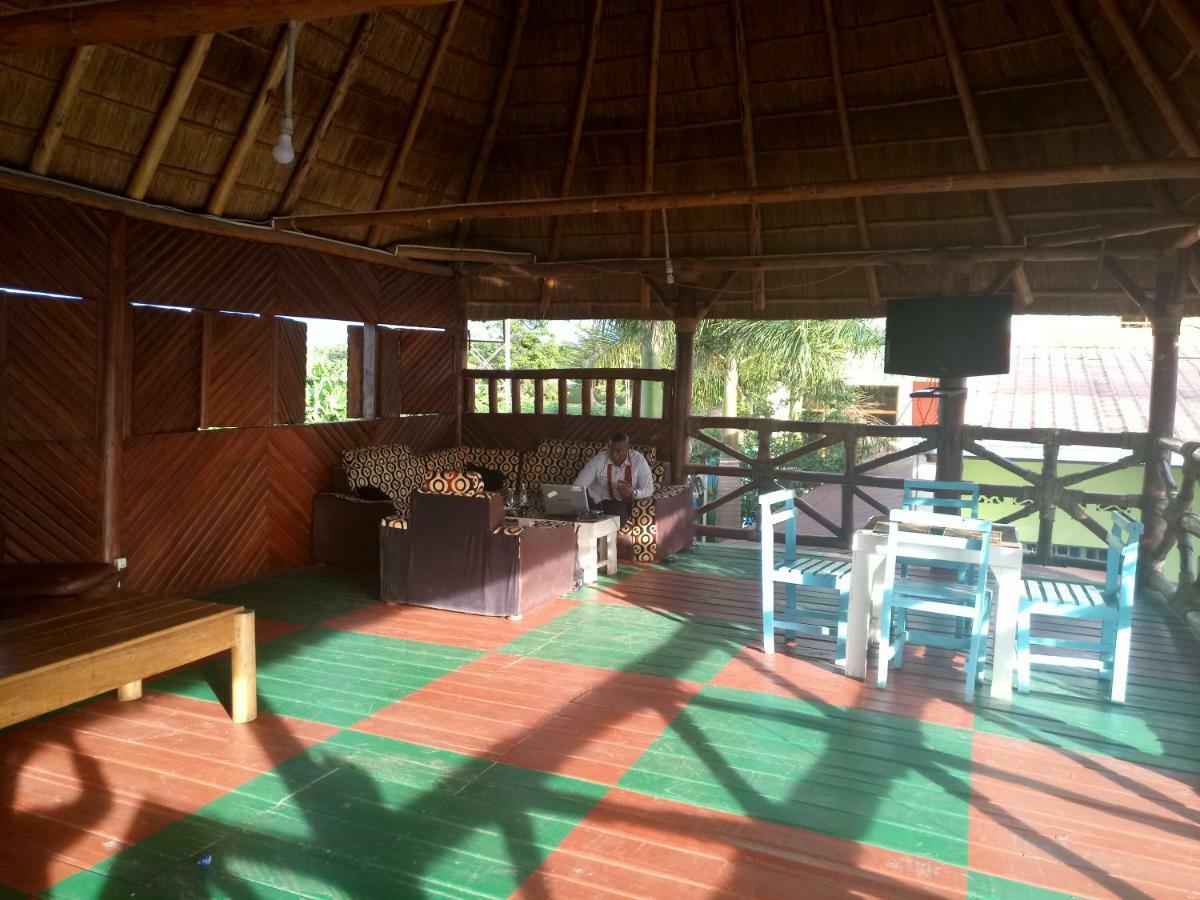 Saint Blaise Hotel Gatumba Экстерьер фото